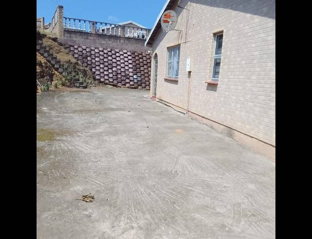 3 BEDROOM HOUSE FOR SALE IN UMLAZI Z